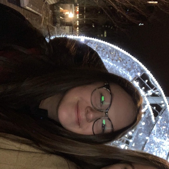 Meet your Posher, Ariane - Picture 3 of 3